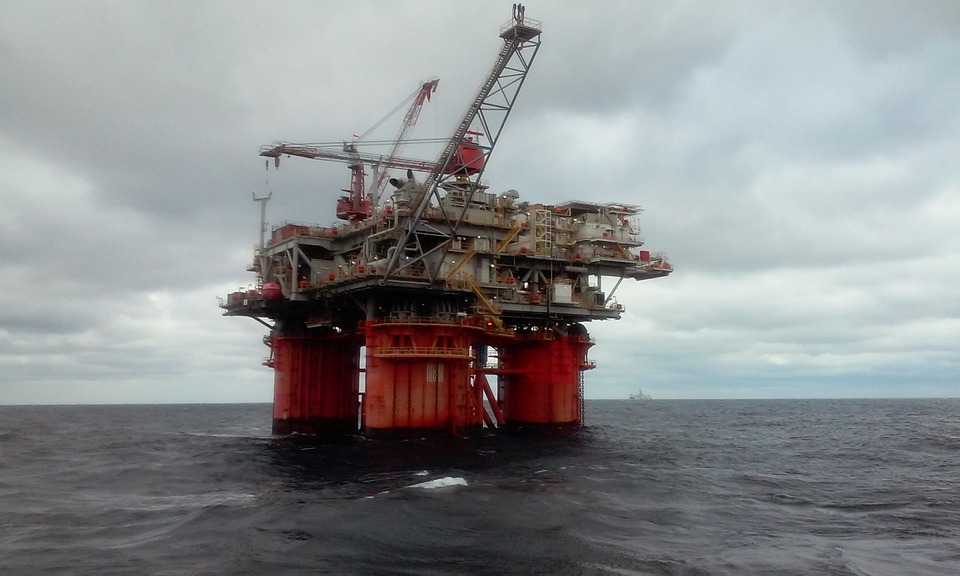 floating oil rig (2)